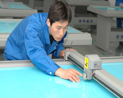 寧波經緯數控夏季特供服裝切割打樣機 高精度與高效率助力成本優化